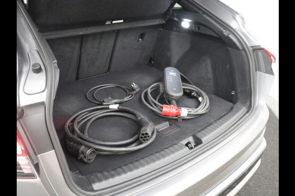 Audi Q4 Sportback e-tron 40 Launch edition S Competition 77 kWh | SOH 92,5% | Panoramadak | Leder | Stoelverwarming | Adaptive cruise | Head-up | SONOS audio | Sfeerverlichting | Carplay | Trekhaak