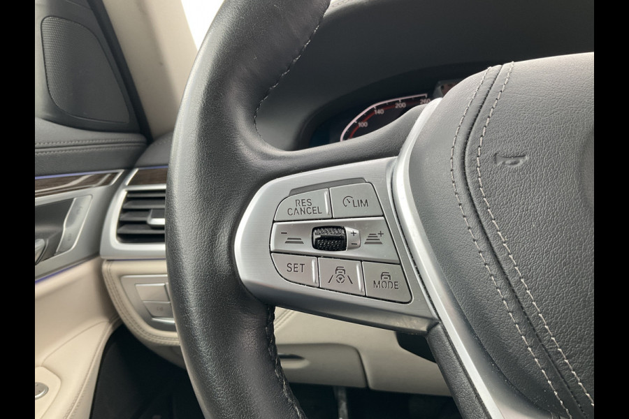 BMW 7 Serie 730d xDrive ACC Pano Softclose 4wielsturing High Executive HUD