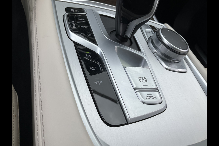 BMW 7 Serie 730d xDrive ACC Pano Softclose 4wielsturing High Executive HUD