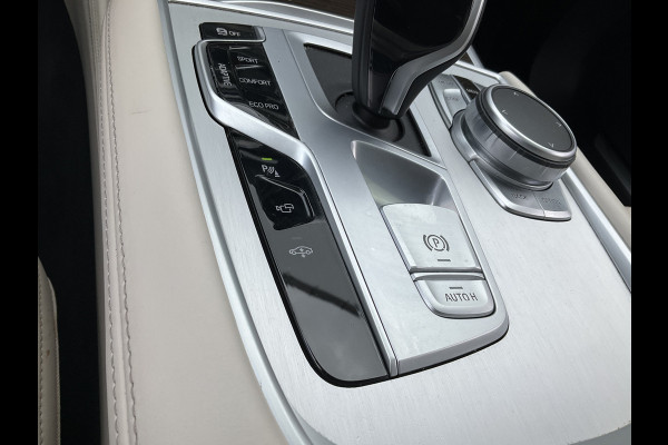 BMW 7 Serie 730d xDrive ACC Pano Softclose 4wielsturing High Executive HUD