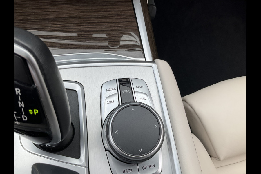 BMW 7 Serie 730d xDrive ACC Pano Softclose 4wielsturing High Executive HUD