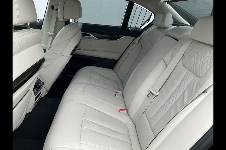 BMW 7 Serie 730d xDrive ACC Pano Softclose 4wielsturing High Executive HUD