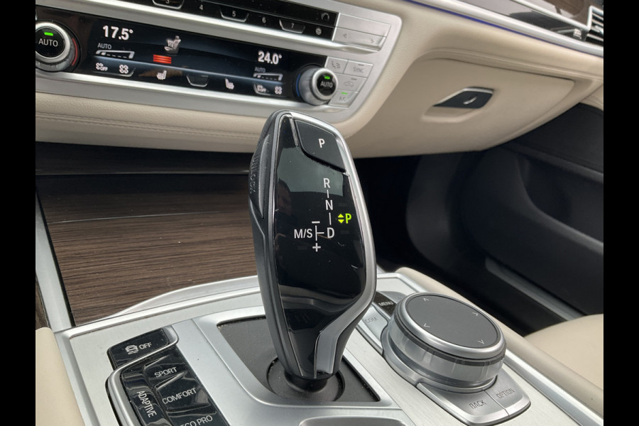 BMW 7 Serie 730d xDrive ACC Pano Softclose 4wielsturing High Executive HUD