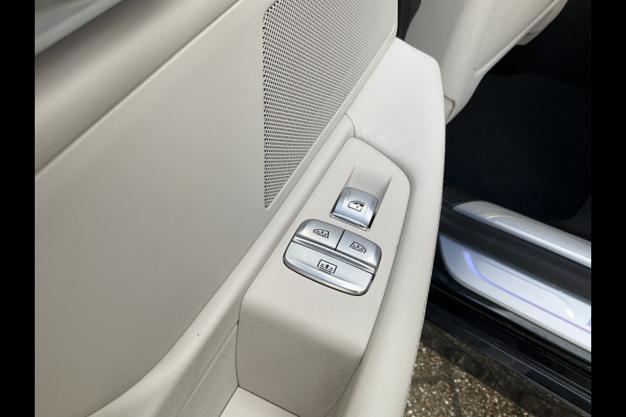 BMW 7 Serie 730d xDrive ACC Pano Softclose 4wielsturing High Executive HUD