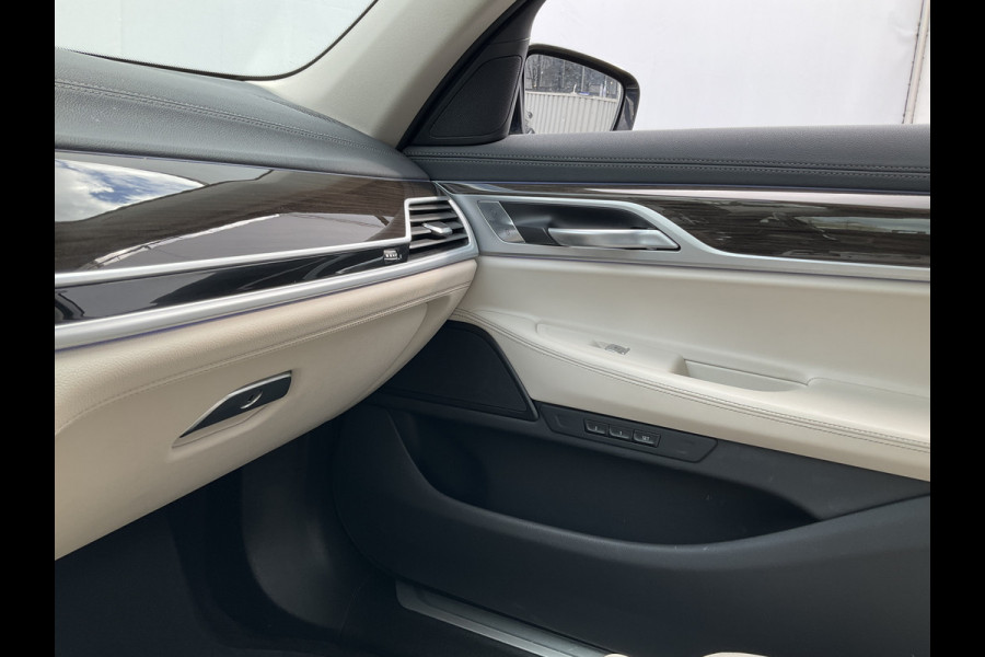 BMW 7 Serie 730d xDrive ACC Pano Softclose 4wielsturing High Executive HUD