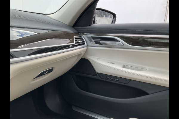 BMW 7 Serie 730d xDrive ACC Pano Softclose 4wielsturing High Executive HUD