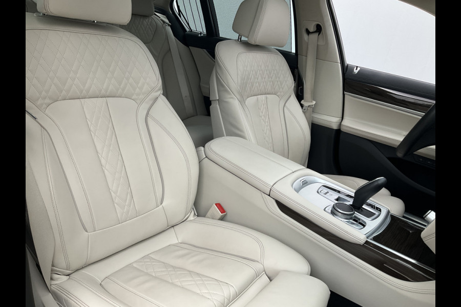 BMW 7 Serie 730d xDrive ACC Pano Softclose 4wielsturing High Executive HUD