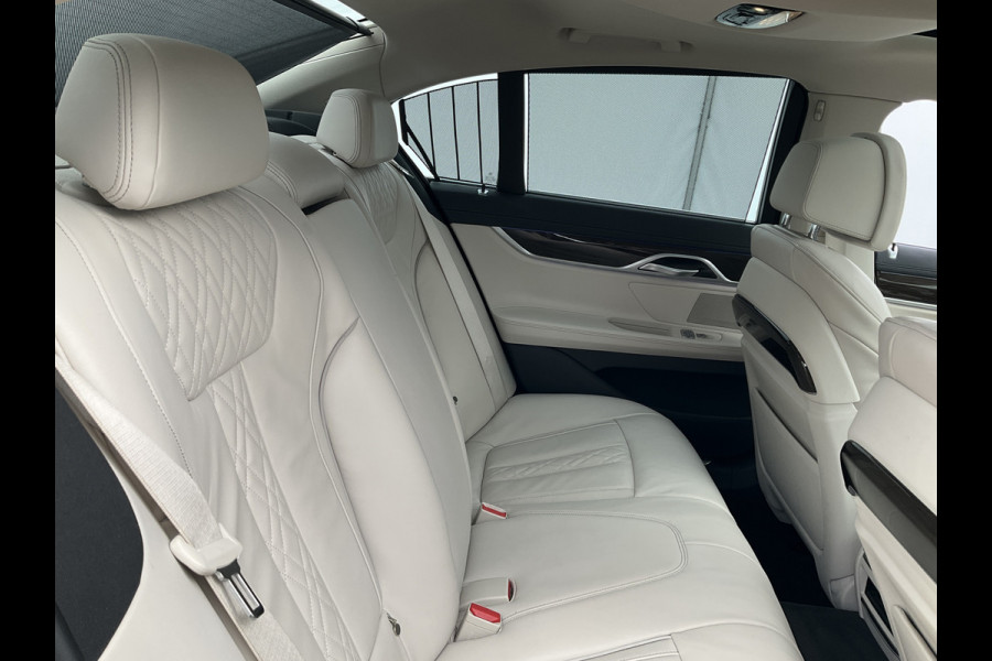 BMW 7 Serie 730d xDrive ACC Pano Softclose 4wielsturing High Executive HUD