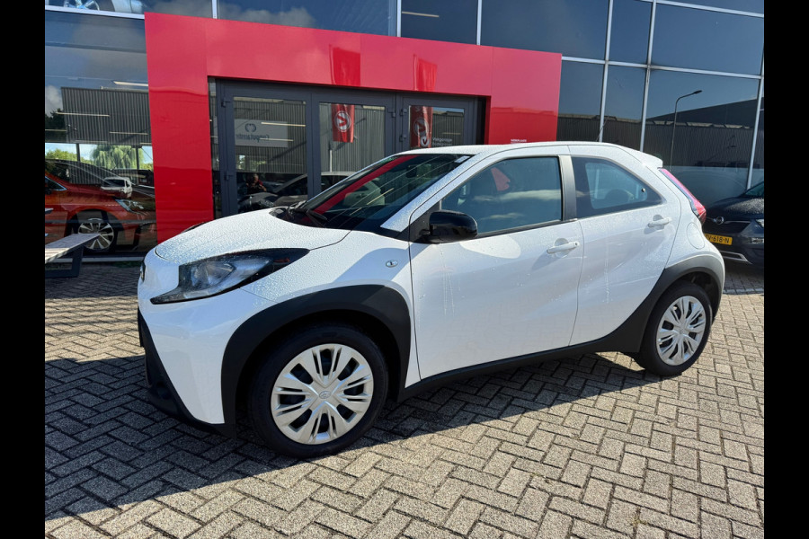 Toyota Aygo X 1.0 VVT-i MT Play |Camera|Apple Carplay & Android|NL-Auto