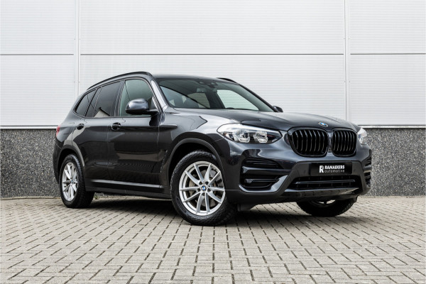 BMW X3 xDrive30e Stoelverwarming / LED / 18inch / Carplay /