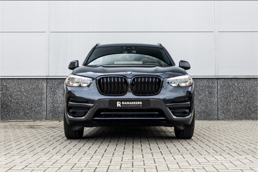 BMW X3 xDrive30e Stoelverwarming / LED / 18inch / Carplay /