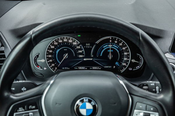 BMW X3 xDrive30e Stoelverwarming / LED / 18inch / Carplay /