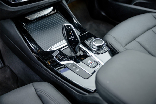 BMW X3 xDrive30e Stoelverwarming / LED / 18inch / Carplay /