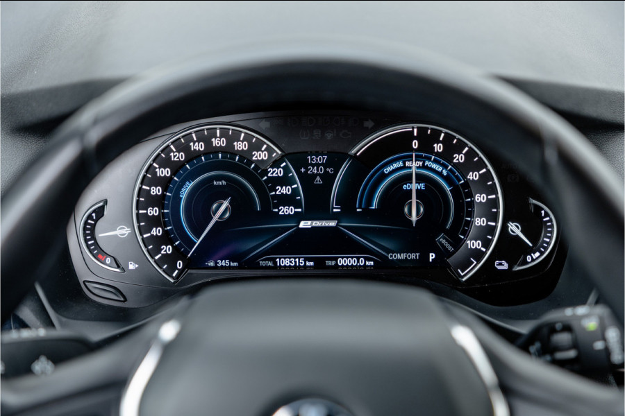 BMW X3 xDrive30e Stoelverwarming / LED / 18inch / Carplay /