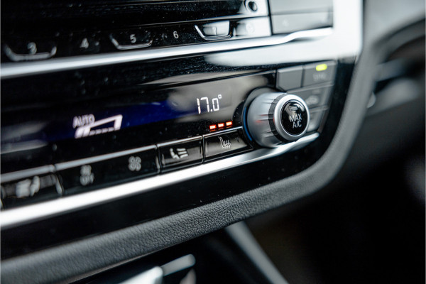 BMW X3 xDrive30e Stoelverwarming / LED / 18inch / Carplay /