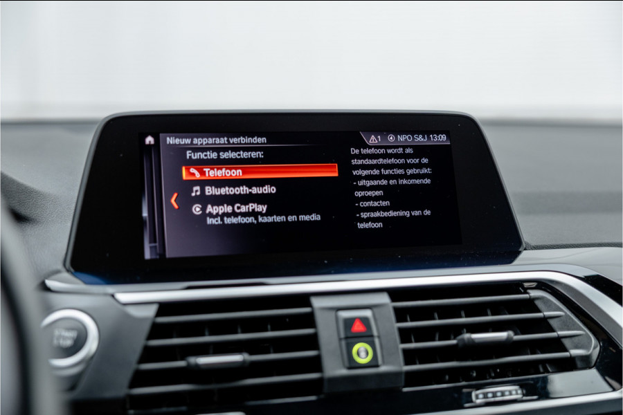 BMW X3 xDrive30e Stoelverwarming / LED / 18inch / Carplay /