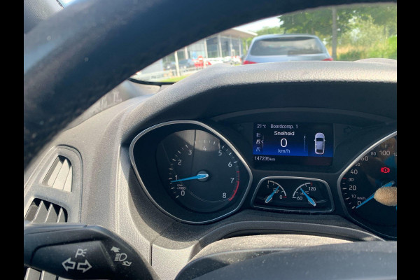 Ford FOCUS Wagon 1.0 ST-Line 125pk Trekhaak | 18 inch velgen | Climate control | Voorruit verwarming | NLD auto | Carplay, Android auto