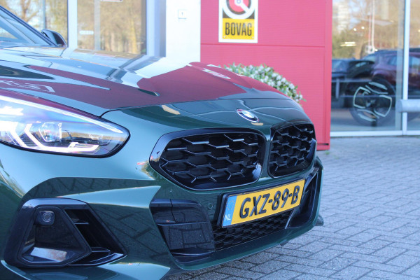 BMW Z4 Roadster sDRIVE 20i 197PK HIGH EXECUTIVE M-SPORT AUTOMAAT | M INTERIEURPAKKET  | M EXTERIEURPAKKET | M SPORTSTUUR | HARMAN KARDON | SFEERVERLICHTING IN 11 VERSCHILLENDE KLEUREN |19" VIJFDUBBELSPAAKS M SPORTWIELEN | NAVIGATIE | DRAADLOZE APPLE CARPLAY / ANDROID AUTO |  LEDER VERNASCA COGNAC | STOEL / STUUR VERWARMING | ACHTERUITRIJCAMERA | FULL LED KOPLAMPEN | SAFETY PAKKET | DODEHOEK DETECTIE |