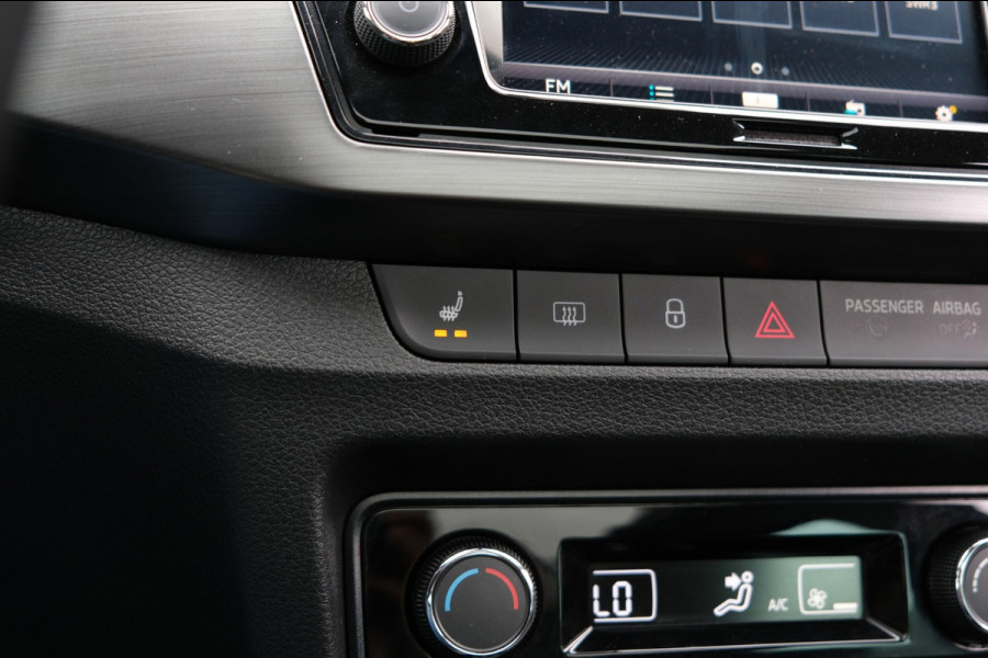 Škoda Fabia 1.0 TSI **12dkm** UNIEK |Panoramadak/Apple Carplay| Camera+Stoelverwarming