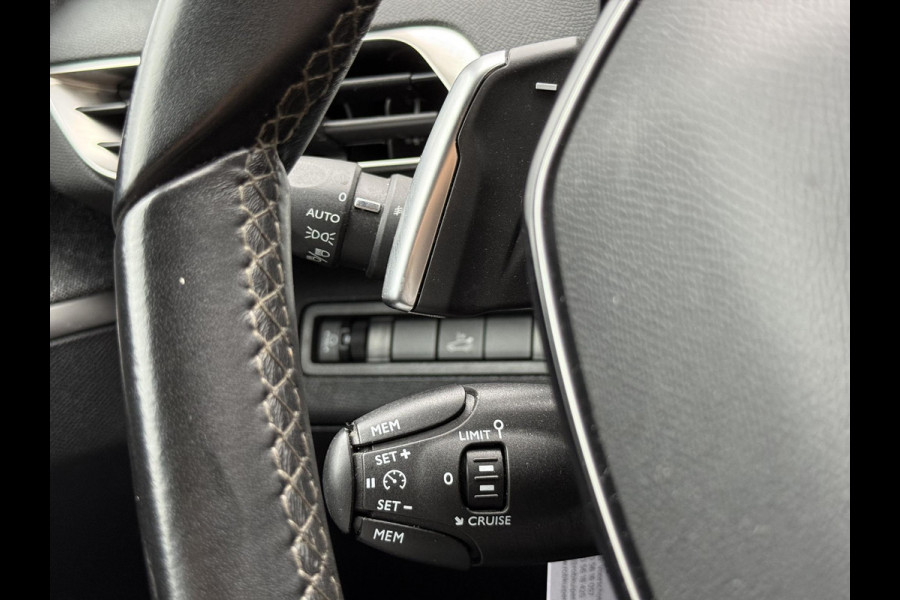 Peugeot 3008 1.2 PureTech Crossway 1e Eigenaar|Navi|Trekhaak|D-riem vv in 2024|i-Cockpit|Camera|Carplay|Clima|Cruise|Elektr. Achterklep|APK tot 07-2027