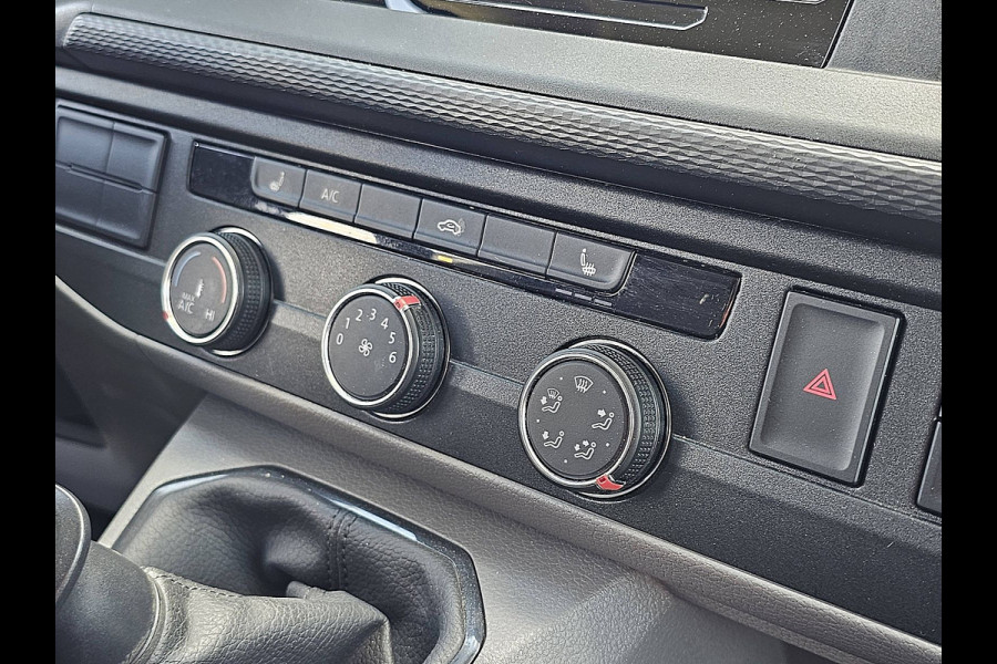 Volkswagen Transporter 2.0 TDI L2H1 L2H1, 150pk, Parkeersensoren, Trekhaak, Airco, Carplay, Werkplaatsinrichting