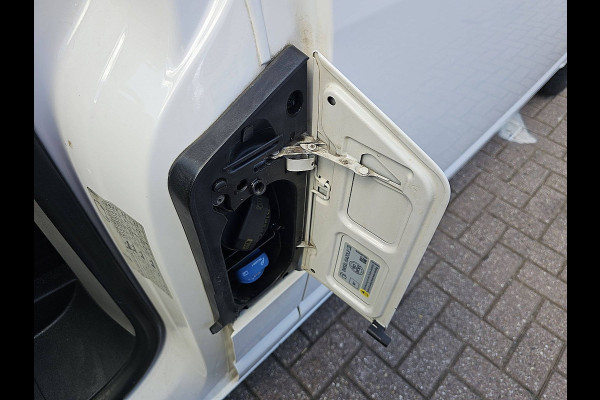 Volkswagen Transporter 2.0 TDI L2H1 L2H1, 150pk, Parkeersensoren, Trekhaak, Airco, Carplay, Werkplaatsinrichting