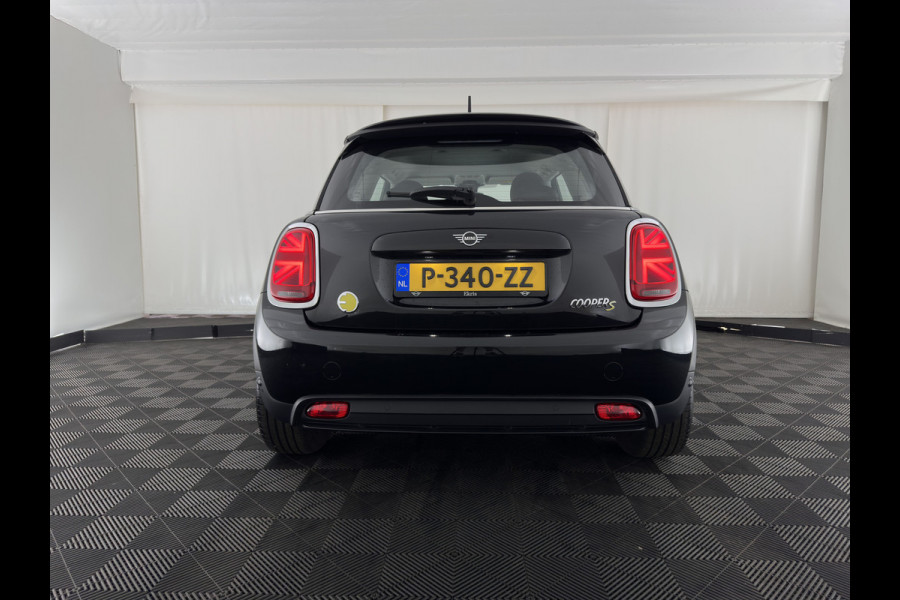 MINI Electric MINI Yours 33 kWh [3-Fase-11kW] {Soh-96%} (INCL.BTW) Aut. *HEAT-PUMP | LEATHER-FABRIC | FULL-LED | NAVI-FULLMAP | SPORT-SEATS | AMBIENT-LIGHT | DIGI-COCKPIT | DAB+ | ECC | PDC | CRUISE | 16''ALU*