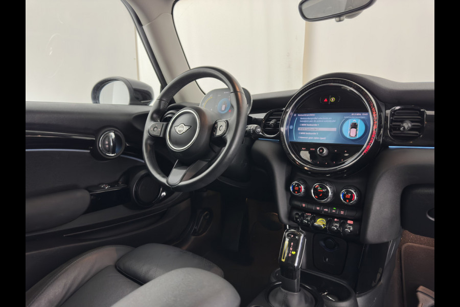 MINI Electric MINI Yours 33 kWh [3-Fase-11kW] {Soh-96%} (INCL.BTW) Aut. *HEAT-PUMP | LEATHER-FABRIC | FULL-LED | NAVI-FULLMAP | SPORT-SEATS | AMBIENT-LIGHT | DIGI-COCKPIT | DAB+ | ECC | PDC | CRUISE | 16''ALU*
