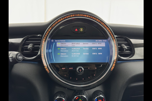 MINI Electric MINI Yours 33 kWh [3-Fase-11kW] {Soh-96%} (INCL.BTW) Aut. *HEAT-PUMP | LEATHER-FABRIC | FULL-LED | NAVI-FULLMAP | SPORT-SEATS | AMBIENT-LIGHT | DIGI-COCKPIT | DAB+ | ECC | PDC | CRUISE | 16''ALU*