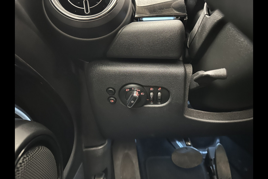 MINI Electric MINI Yours 33 kWh [3-Fase-11kW] {Soh-96%} (INCL.BTW) Aut. *HEAT-PUMP | LEATHER-FABRIC | FULL-LED | NAVI-FULLMAP | SPORT-SEATS | AMBIENT-LIGHT | DIGI-COCKPIT | DAB+ | ECC | PDC | CRUISE | 16''ALU*