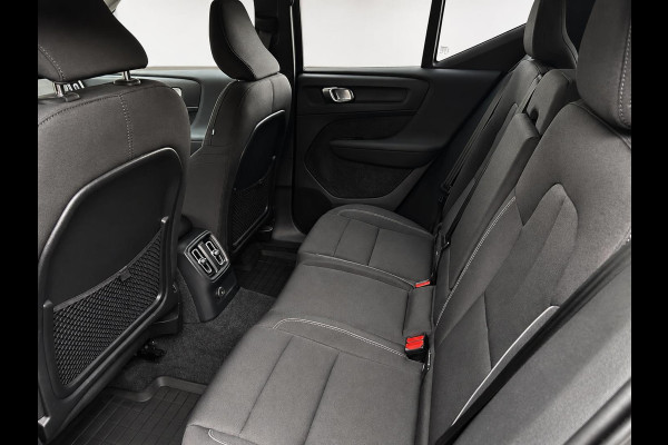 Volvo XC40 1.5 T4 Recharge Inscription Expression SoH 90% Navigatie Apple Carplay Android Auto Camera Parkeerhulp Cruise Control Stoel- en stuurverwarming Full led Elektrische achterklep Climate Control Lichtmetalen velgen