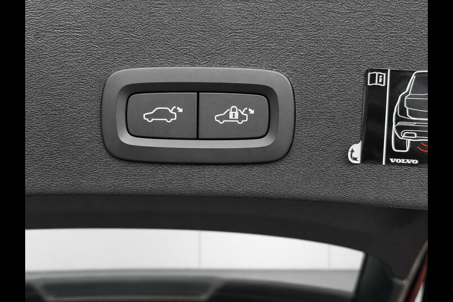 Volvo XC40 1.5 T4 Recharge Inscription Expression SoH 90% Navigatie Apple Carplay Android Auto Camera Parkeerhulp Cruise Control Stoel- en stuurverwarming Full led Elektrische achterklep Climate Control Lichtmetalen velgen