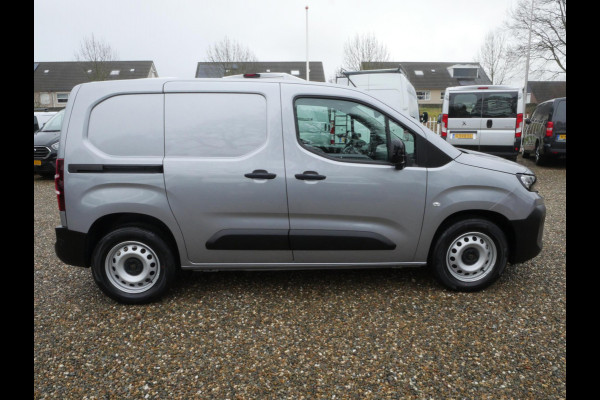 Peugeot e-Partner 136KW L1 50KWH Accu 98% Airco Auto verkeerd in staat van nieuw