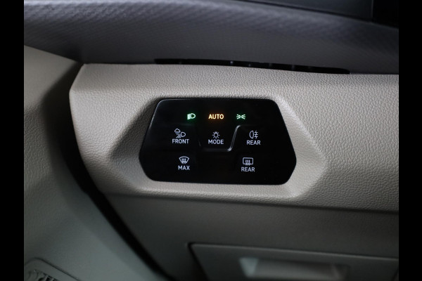Volkswagen Multivan 1.5 eHybrid L2 Economy Business 4Motion 245 pk Automaat (DSG) | Verlengde garantie | Navigatie | Parkeersensoren (Park assist) | Achteruitrijcamera | Adaptieve cruise control | Autom. airco (3 zones) |