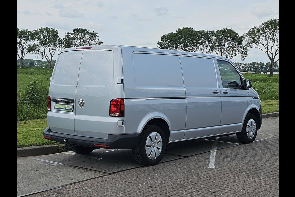 Volkswagen Transporter 2.0 TDI L2H1 30 Automaat, Adaptive Cruise Control, Stoelverwarming, Airco, Parkeersensoren, Trekhaak, Dubbele schuifdeuren