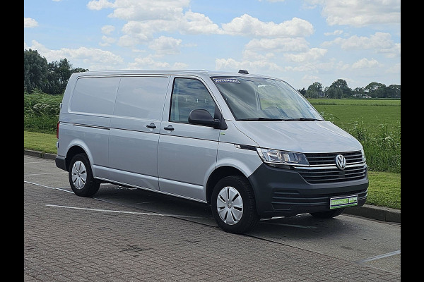 Volkswagen Transporter 2.0 TDI L2H1 30 Automaat, Adaptive Cruise Control, Stoelverwarming, Airco, Parkeersensoren, Trekhaak, Dubbele schuifdeuren