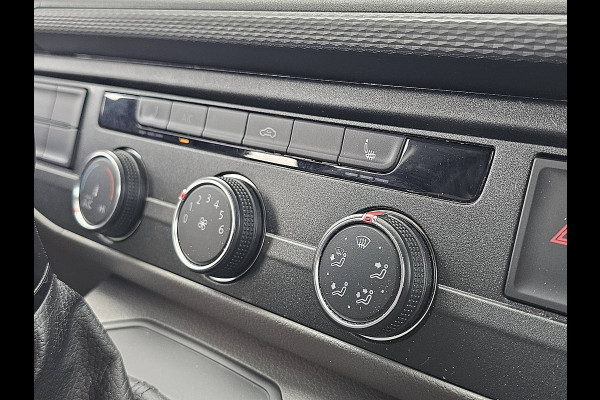 Volkswagen Transporter 2.0 TDI L2H1 30 Automaat, Adaptive Cruise Control, Stoelverwarming, Airco, Parkeersensoren, Trekhaak, Dubbele schuifdeuren