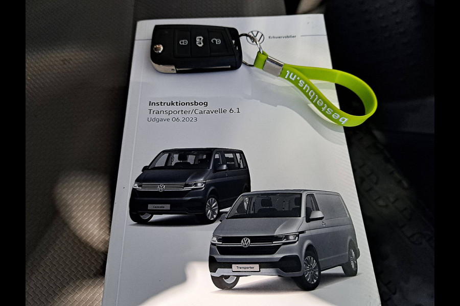 Volkswagen Transporter 2.0 TDI L2H1 30 Automaat, Adaptive Cruise Control, Stoelverwarming, Airco, Parkeersensoren, Trekhaak, Dubbele schuifdeuren