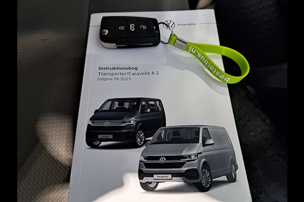 Volkswagen Transporter 2.0 TDI L2H1 30 Automaat, Adaptive Cruise Control, Stoelverwarming, Airco, Parkeersensoren, Trekhaak, Dubbele schuifdeuren