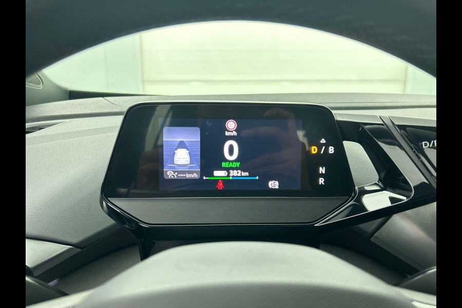 Volkswagen ID.4 Life 77 kWh SOH 91,4% Style Pack Navigatie Apple Carplay/Android Auto Adaptive Cruise Control Parkeersensoren Stoel- en stuurverwarming Full Led Climate Control Lichtmetalen velgen