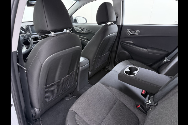 Hyundai Kona EV Comfort 64kWh 3-Fase Laden Warmtepomp Adap.Cruise SOH 100% Camera Navi* Apple Carplay Android Auto Ecc Pdc Keyless Lane Assist Bluetooth DAB Led FCA Origineel Nederlandse Auto