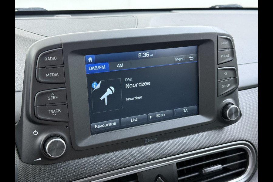 Hyundai Kona EV Comfort 64kWh 3-Fase Laden Warmtepomp Adap.Cruise SOH 100% Camera Navi* Apple Carplay Android Auto Ecc Pdc Keyless Lane Assist Bluetooth DAB Led FCA Origineel Nederlandse Auto
