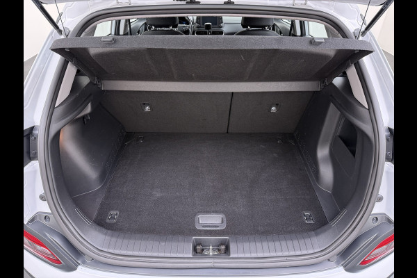 Hyundai Kona EV Comfort 64kWh 3-Fase Laden Warmtepomp Adap.Cruise SOH 100% Camera Navi* Apple Carplay Android Auto Ecc Pdc Keyless Lane Assist Bluetooth DAB Led FCA Origineel Nederlandse Auto
