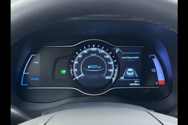 Hyundai Kona EV Comfort 64kWh 3-Fase Laden Warmtepomp Adap.Cruise SOH 100% Camera Navi* Apple Carplay Android Auto Ecc Pdc Keyless Lane Assist Bluetooth DAB Led FCA Origineel Nederlandse Auto