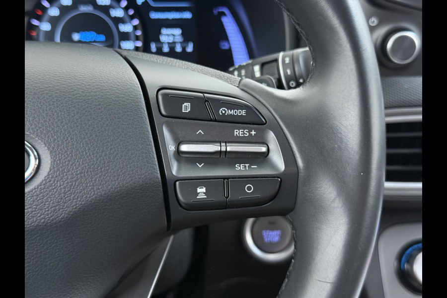 Hyundai Kona EV Comfort 64kWh 3-Fase Laden Warmtepomp Adap.Cruise SOH 100% Camera Navi* Apple Carplay Android Auto Ecc Pdc Keyless Lane Assist Bluetooth DAB Led FCA Origineel Nederlandse Auto