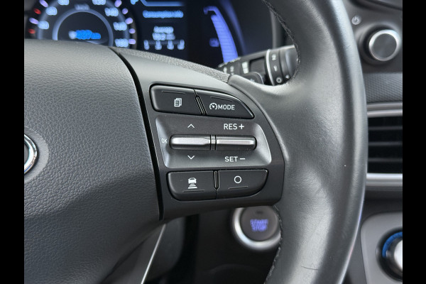 Hyundai Kona EV Comfort 64kWh 3-Fase Laden Warmtepomp Adap.Cruise SOH 100% Camera Navi* Apple Carplay Android Auto Ecc Pdc Keyless Lane Assist Bluetooth DAB Led FCA Origineel Nederlandse Auto
