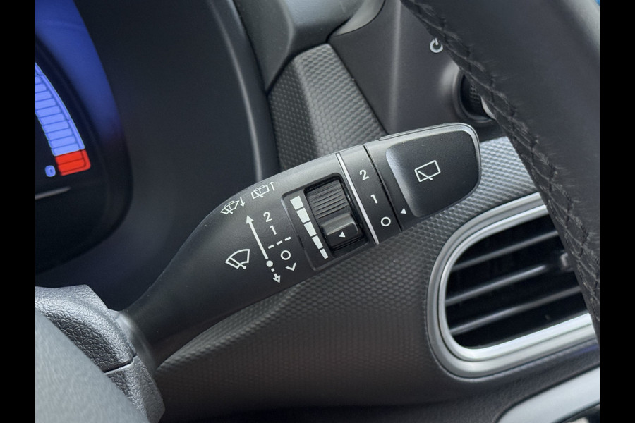 Hyundai Kona EV Comfort 64kWh 3-Fase Laden Warmtepomp Adap.Cruise SOH 100% Camera Navi* Apple Carplay Android Auto Ecc Pdc Keyless Lane Assist Bluetooth DAB Led FCA Origineel Nederlandse Auto