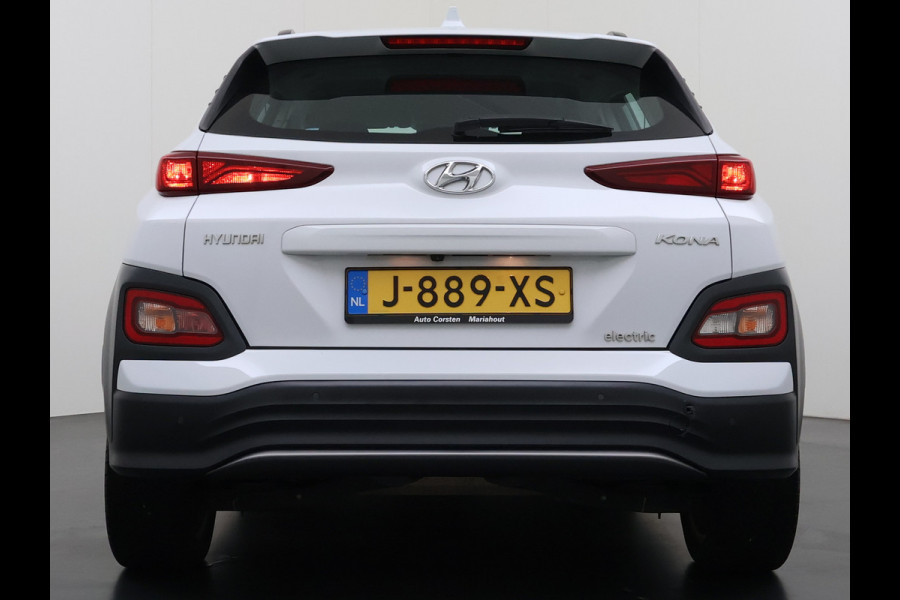 Hyundai Kona EV Comfort 64kWh 3-Fase Laden Warmtepomp Adap.Cruise SOH 100% Camera Navi* Apple Carplay Android Auto Ecc Pdc Keyless Lane Assist Bluetooth DAB Led FCA Origineel Nederlandse Auto