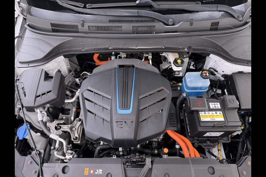 Hyundai Kona EV Comfort 64kWh 3-Fase Laden Warmtepomp Adap.Cruise SOH 100% Camera Navi* Apple Carplay Android Auto Ecc Pdc Keyless Lane Assist Bluetooth DAB Led FCA Origineel Nederlandse Auto