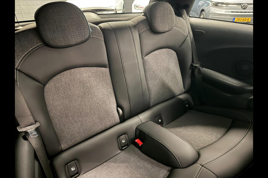 MINI Cooper 1.5 Cooper BLACK-EDITION PANO/H-UP/NAVI/CAM/DAB/CARPLAY/H-KARDON///